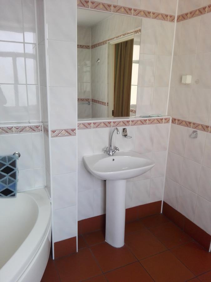 Bristol Economy Bed and Breakfast Μπίτομ Εξωτερικό φωτογραφία