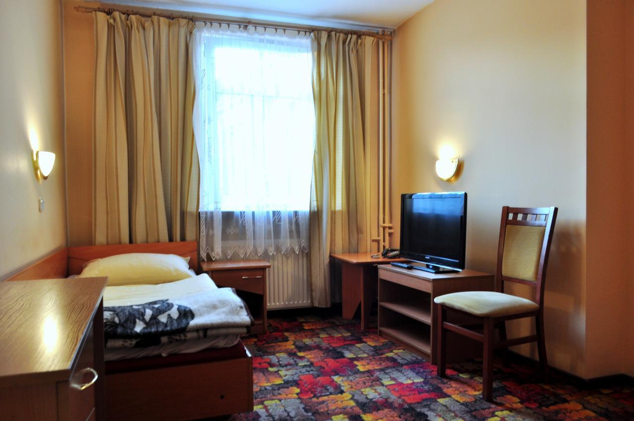 Bristol Economy Bed and Breakfast Μπίτομ Εξωτερικό φωτογραφία