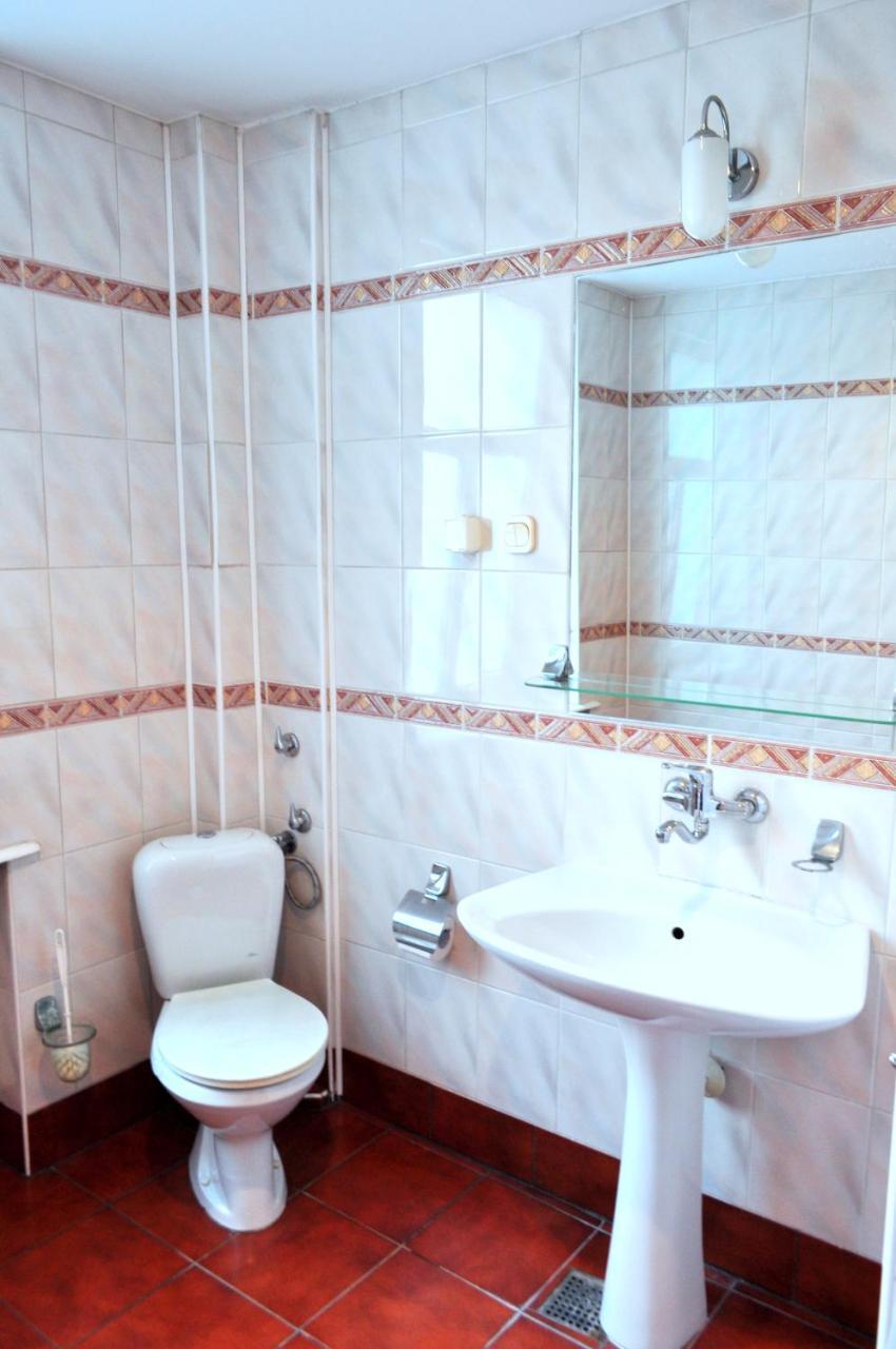 Bristol Economy Bed and Breakfast Μπίτομ Εξωτερικό φωτογραφία