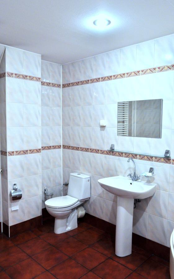 Bristol Economy Bed and Breakfast Μπίτομ Εξωτερικό φωτογραφία