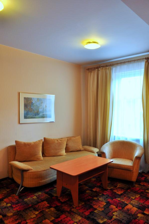Bristol Economy Bed and Breakfast Μπίτομ Εξωτερικό φωτογραφία