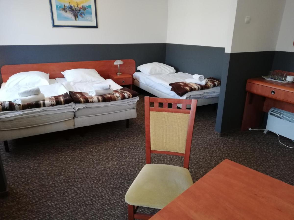 Bristol Economy Bed and Breakfast Μπίτομ Εξωτερικό φωτογραφία