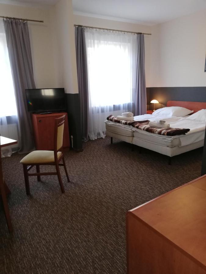 Bristol Economy Bed and Breakfast Μπίτομ Εξωτερικό φωτογραφία