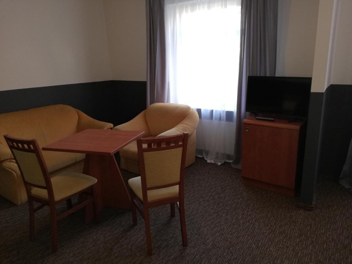 Bristol Economy Bed and Breakfast Μπίτομ Εξωτερικό φωτογραφία